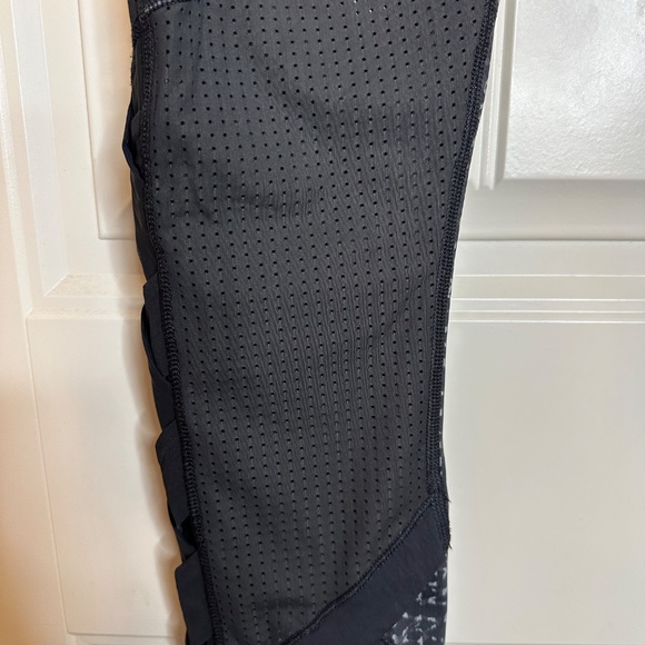 Lululemon Crop Leggings - Picture 3 of 6